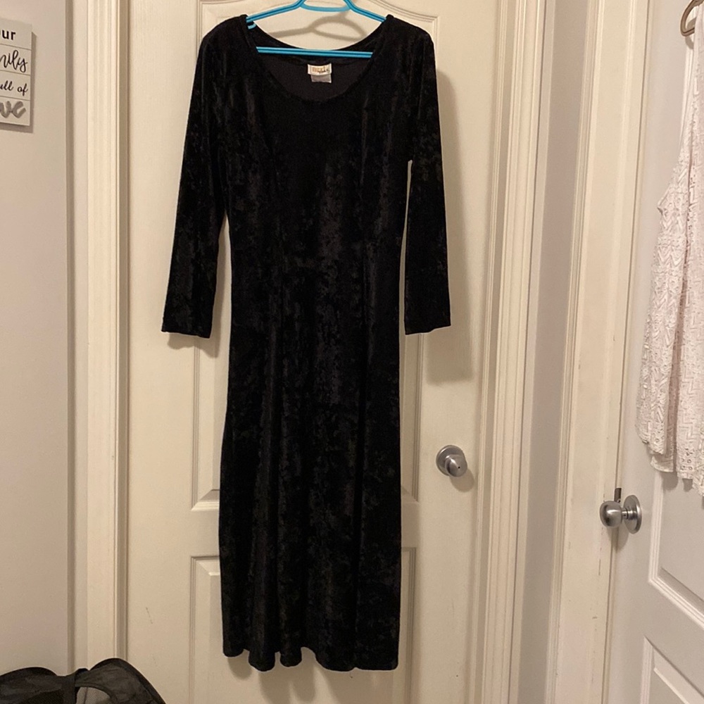 Black long sleeve long dress